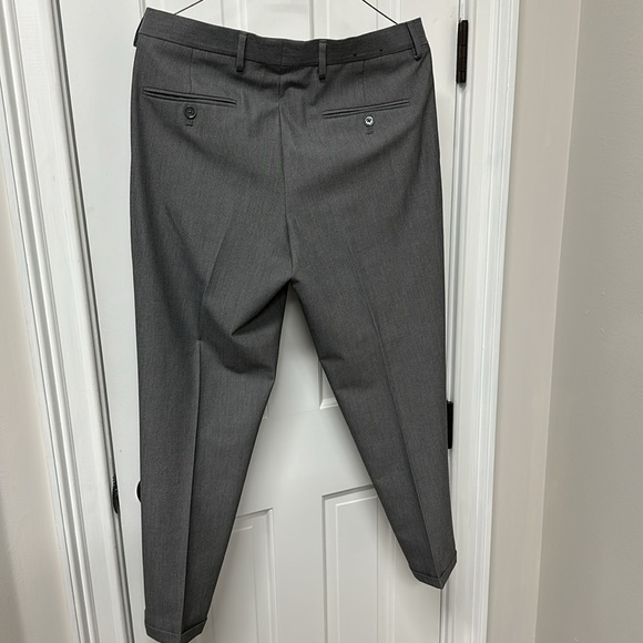 Express Dress Pants Grey Pleated & Cuffed Photographer Fit - Picture 4 of 7